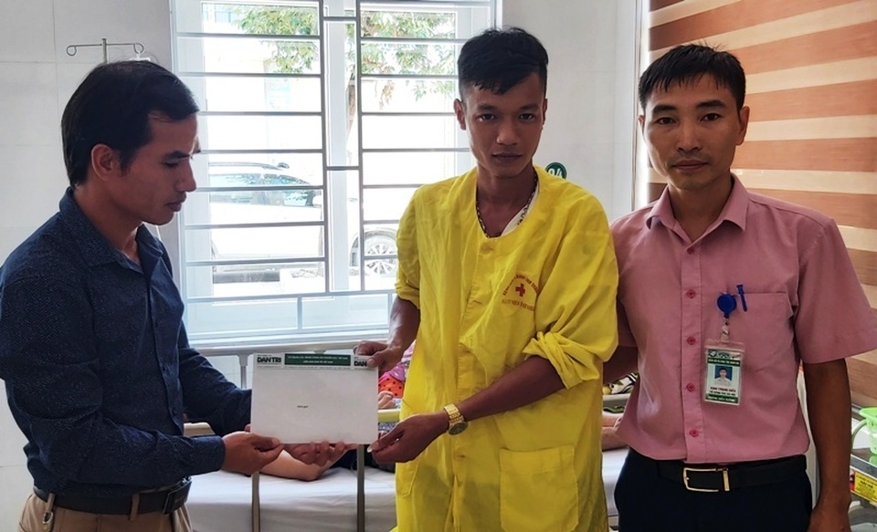 Bạn đọc Dân trí tiếp thêm động lực cho cậu em trai chăm anh bệnh tật - 1 Bạn đọc Dân trí tiếp thêm động lực cho cậu em trai chăm anh bệnh tật - 1