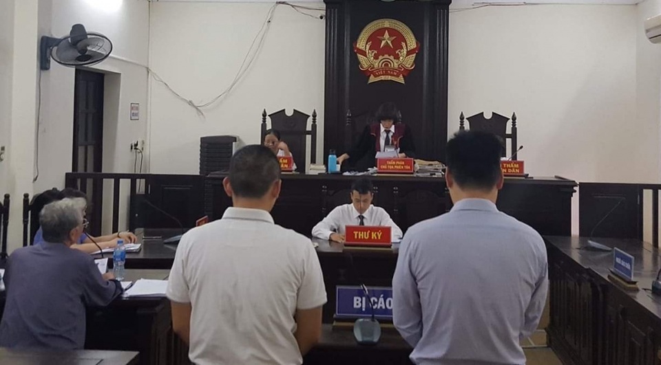 Hà Nội: Hàng xóm “dắt nhau” ra tòa chỉ vì chiếc công tơ điện - 1 Hà Nội: Hàng xóm “dắt nhau” ra tòa chỉ vì chiếc công tơ điện - 1