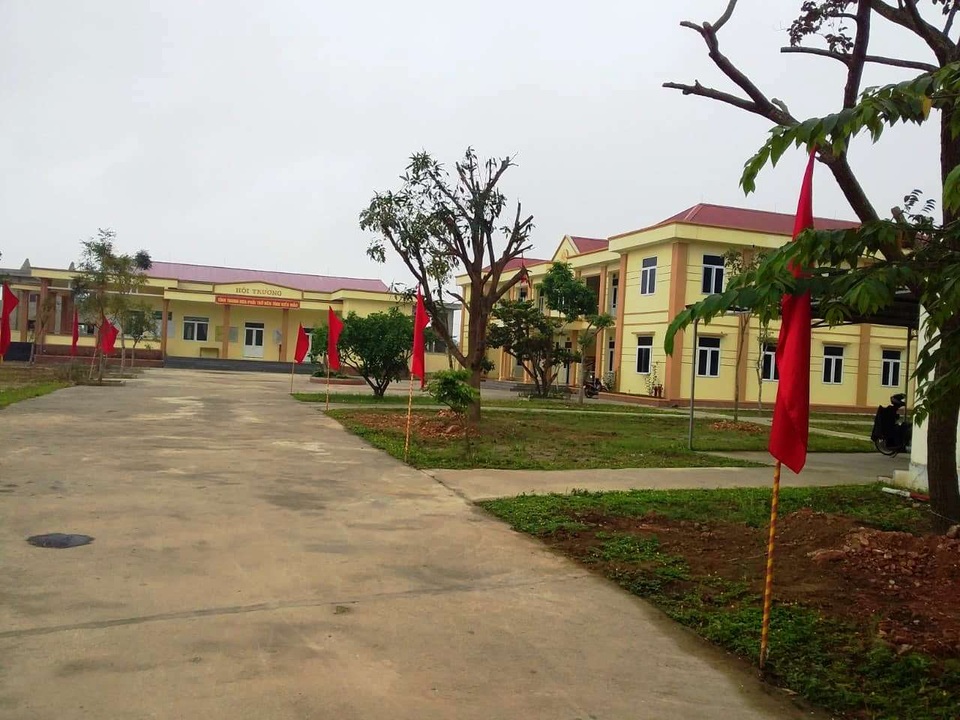 Sáp nhập xã, hàng trăm cán bộ, công chức lo mất ghế! - 1 Sáp nhập xã, hàng trăm cán bộ, công chức lo mất ghế! - 1