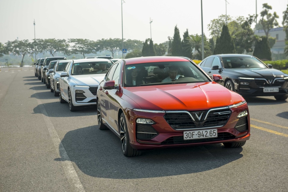 Lái thử xe VinFast Lux: Chuyên gia ‘xịn’, bài thử hay, tặng vé VIP xem đua xe F1 - 1