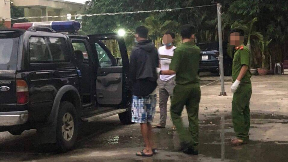 Khống chế con nghiện nhiễm HIV, 5 cán bộ công an phải kiểm tra phơi nhiễm - 1