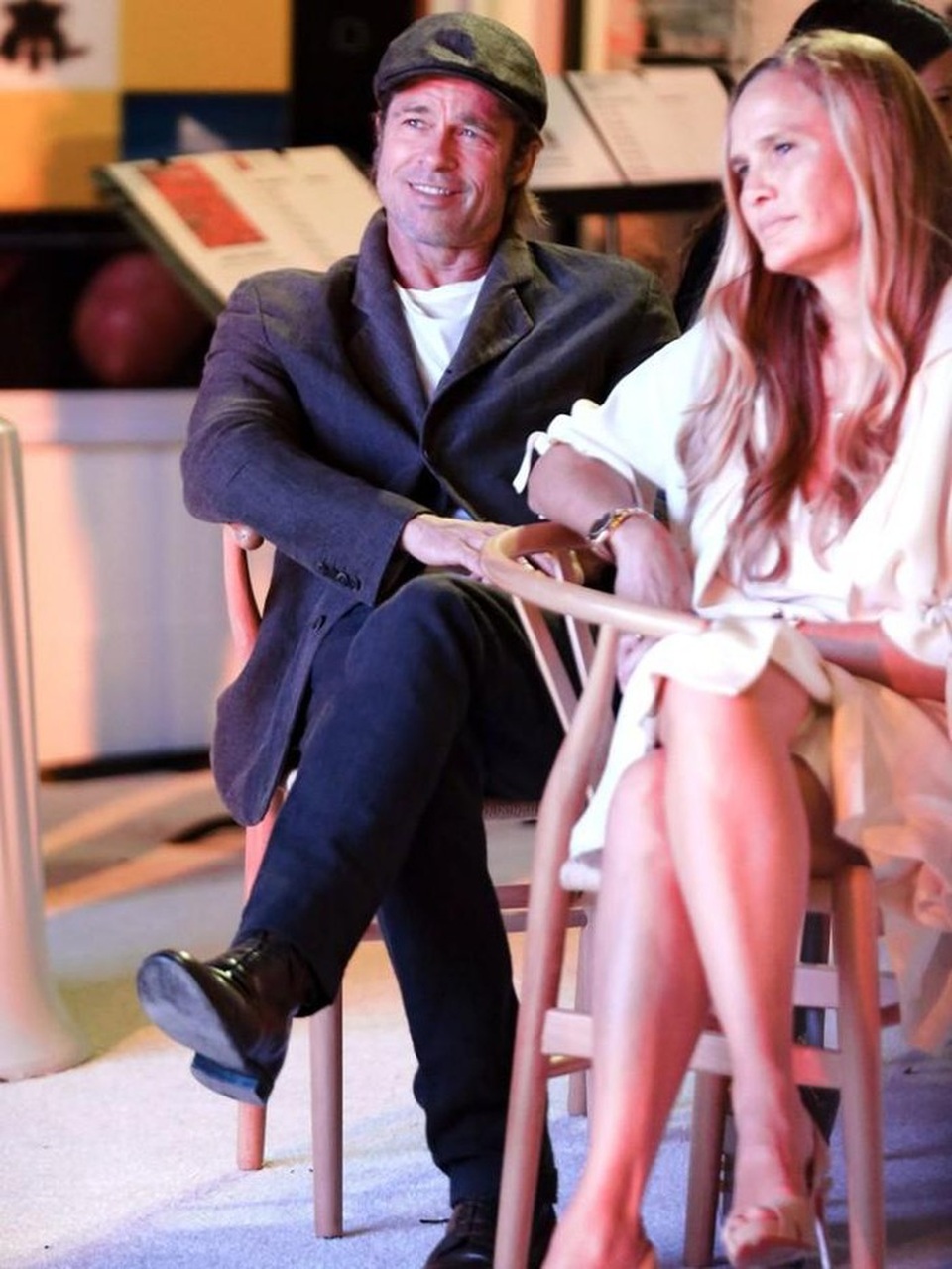 Brad Pitt hẹn hò với nhà thiết kế trang sức xinh đẹp - 4