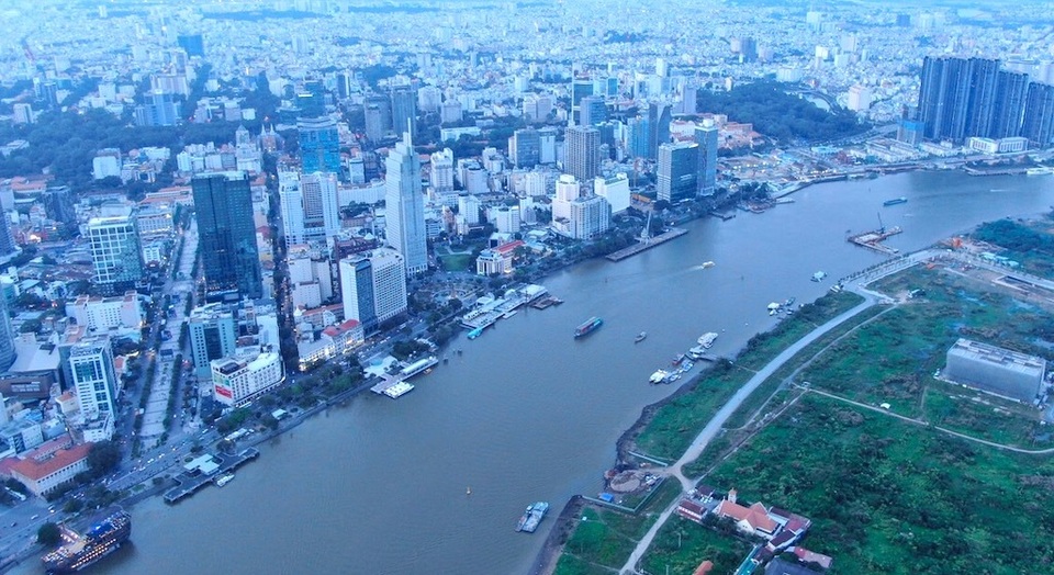 Kiểm soát ô nhiễm nguồn nước: Ngoài tầm với của thành phố đông dân nhất nước? - 1 Kiểm soát ô nhiễm nguồn nước: Ngoài tầm với của thành phố đông dân nhất nước? - 1