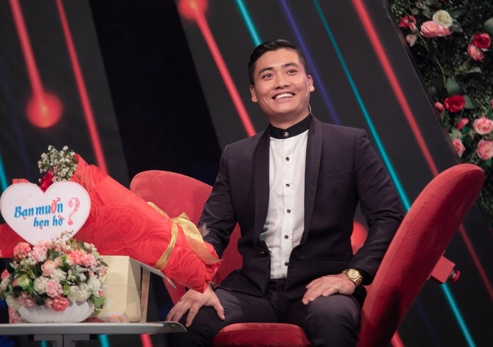 Chàng trai mang vịt quay tới show hẹn hò từ chối bạn gái thích đi phượt - 2 Chàng trai mang vịt quay tới show hẹn hò từ chối bạn gái thích đi phượt - 2