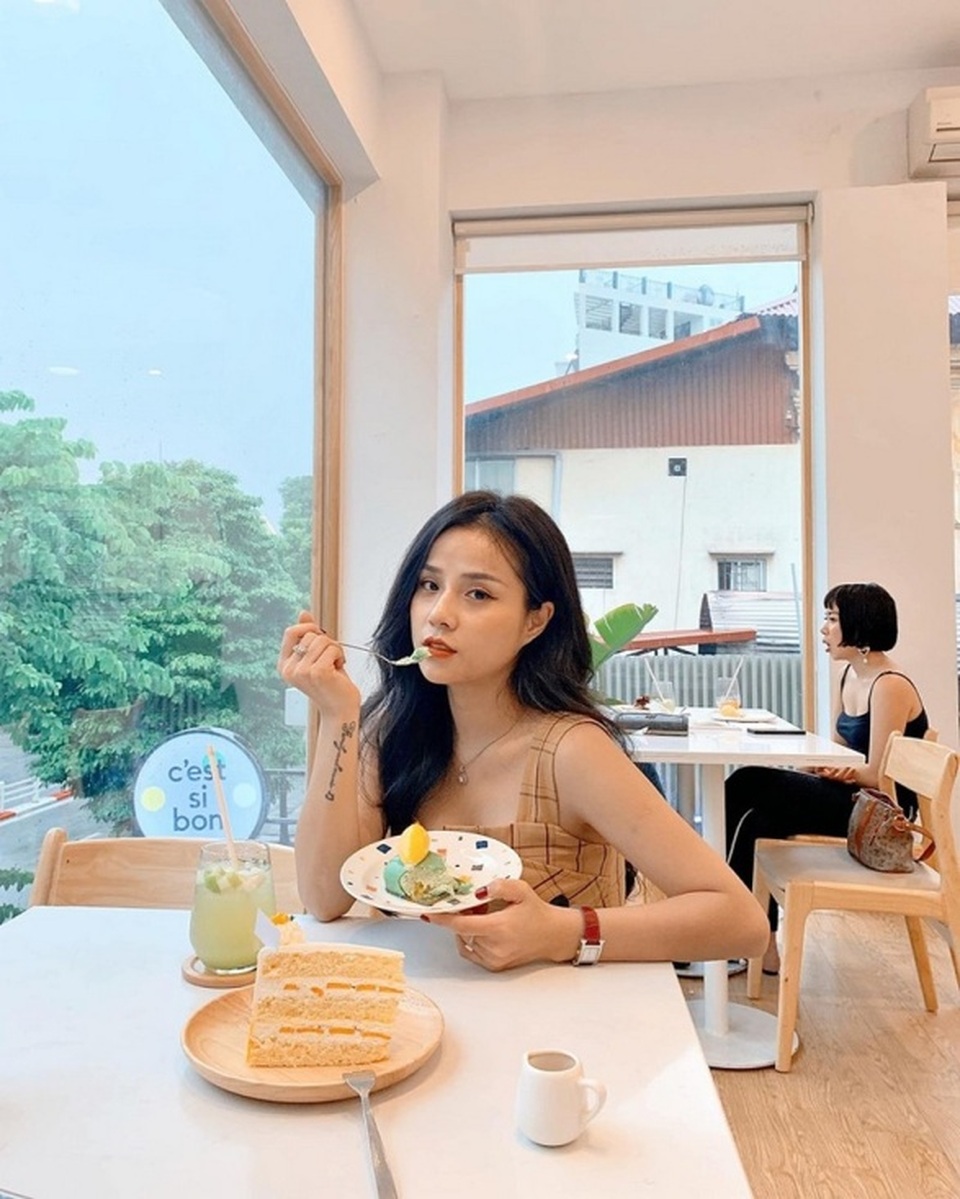 Cô gái Nghệ An quyến rũ, sở hữu giọng hát ngọt lịm tim - 3 Cô gái Nghệ An quyến rũ, sở hữu giọng hát ngọt lịm tim - 3