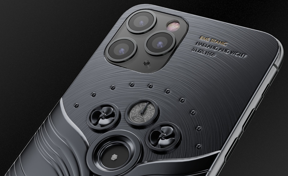 iPhone 11 Pro chế tác từ mảnh vỡ tàu Titanic và tàu vũ trụ, có giá... 809 triệu đồng - 3 iPhone 11 Pro chế tác từ mảnh vỡ tàu Titanic và tàu vũ trụ, có giá... 809 triệu đồng - 3