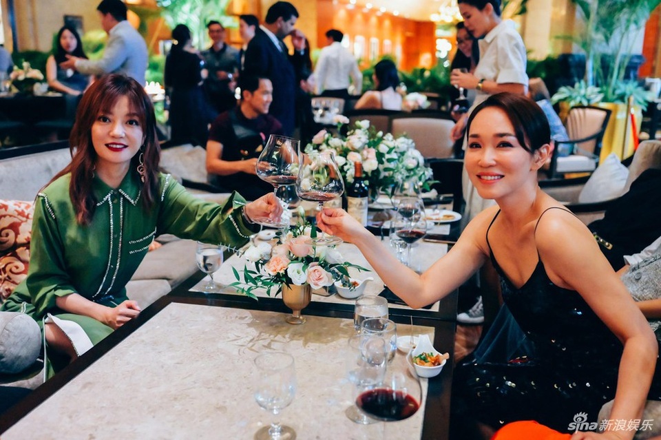 Phạm Văn Phương trẻ đẹp “lấn át” đàn em Triệu Vy - 1 Phạm Văn Phương trẻ đẹp “lấn át” đàn em Triệu Vy - 1