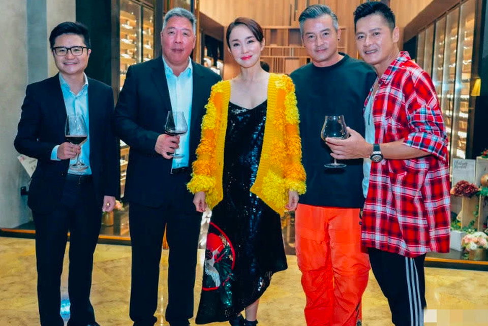 Phạm Văn Phương trẻ đẹp “lấn át” đàn em Triệu Vy - 6 Phạm Văn Phương trẻ đẹp “lấn át” đàn em Triệu Vy - 6