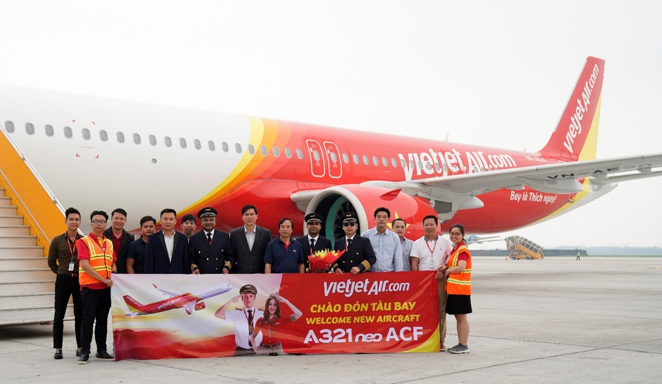 Vietjet khai thác tàu bay A321neo ACF 240 chỗ đầu tiên trên thế giới - 1 Vietjet khai thác tàu bay A321neo ACF 240 chỗ đầu tiên trên thế giới - 1