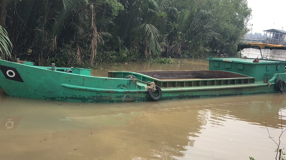 “Cát tặc” lộng hành, chống trả lực lượng thi hành công vụ ở Sài Gòn - 2 “Cát tặc” lộng hành, chống trả lực lượng thi hành công vụ ở Sài Gòn - 2