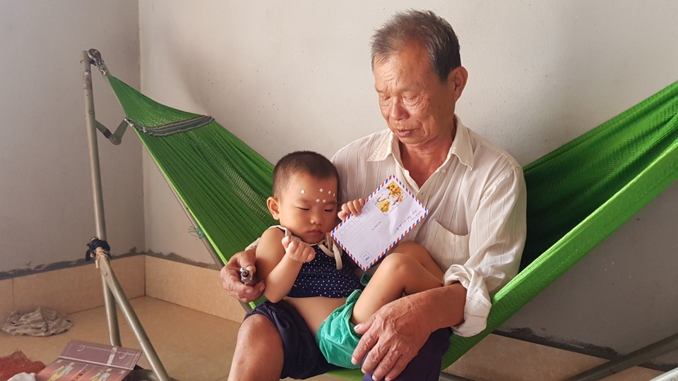Khi chúng tôi sức cùng lực kiệt thì nhận được sự trợ giúp của bạn đọc Dân trí - 2 Khi chúng tôi sức cùng lực kiệt thì nhận được sự trợ giúp của bạn đọc Dân trí - 2