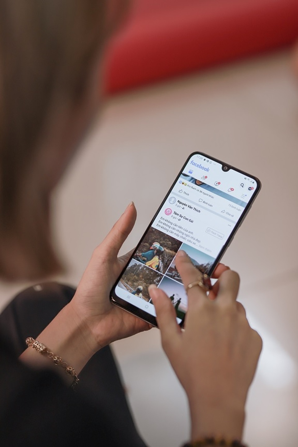 Xem phim, chơi game nịnh mắt trên màn hình Super AMOLED của Galaxy A50s - 3 Xem phim, chơi game nịnh mắt trên màn hình Super AMOLED của Galaxy A50s - 3