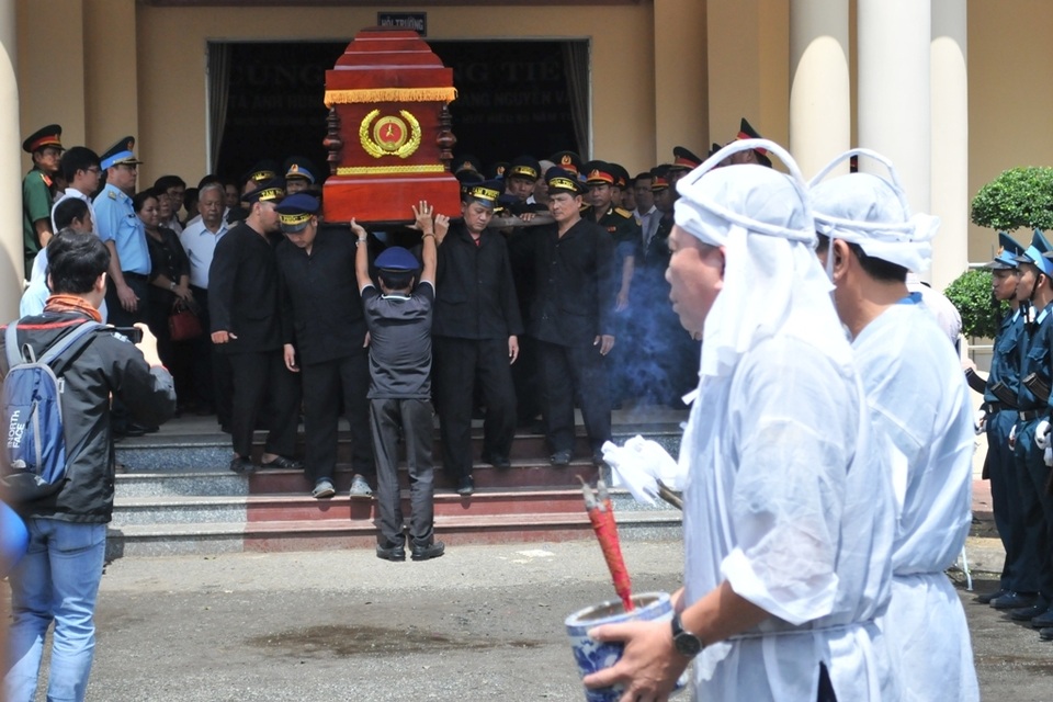 An táng Anh hùng phi công huyền thoại bắn rơi 7 máy bay Mỹ tại quê nhà Lai Vung - 6