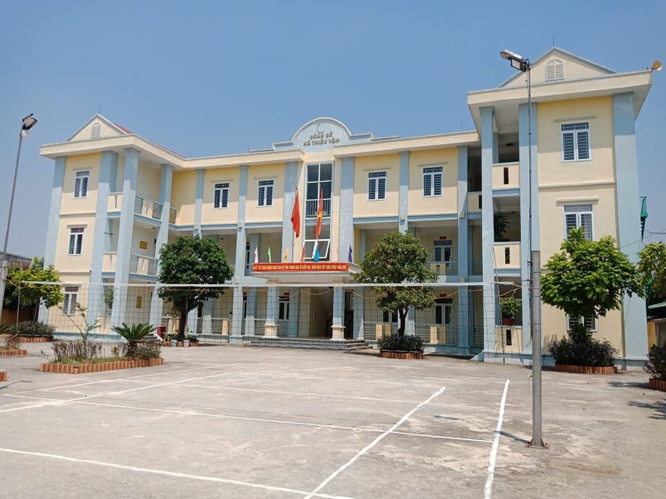 Dân nuốt cục tức vì xã vay tiền suốt hơn 20 năm chây ỳ không trả - 3 Dân nuốt cục tức vì xã vay tiền suốt hơn 20 năm chây ỳ không trả - 3