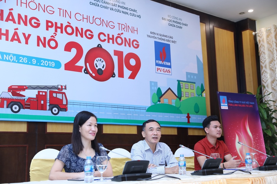Họp thông tin chương trình “Tháng phòng chống cháy nổ 2019” - 2 Họp thông tin chương trình “Tháng phòng chống cháy nổ 2019” - 2