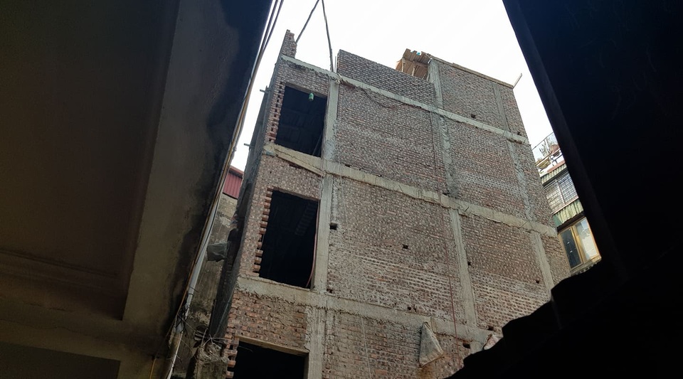 Hà Nội: Kiểm điểm Chủ tịch phường Ô Chợ Dừa cấp sổ đỏ tùy tiện - 1 Hà Nội: Kiểm điểm Chủ tịch phường Ô Chợ Dừa cấp sổ đỏ tùy tiện - 1