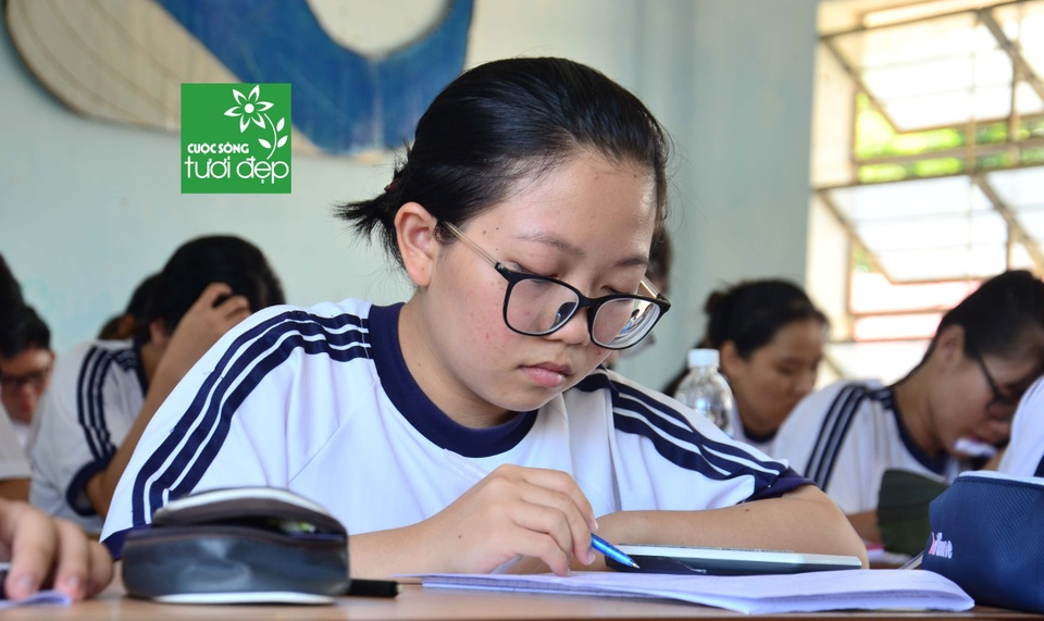 Cựu chiến binh dành lương hưu hỗ trợ cô sinh viên nghèo 4 năm đại học - 1 Cựu chiến binh dành lương hưu hỗ trợ cô sinh viên nghèo 4 năm đại học - 1