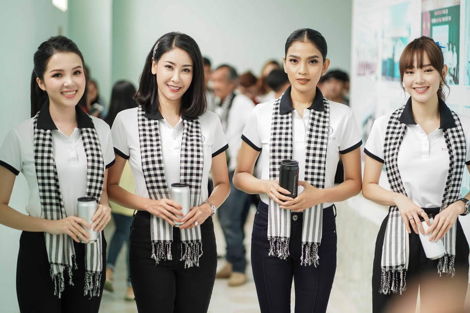 Hà Kiều Anh đã “đứng dậy” như thế nào sau nhiều vấp ngã trong cuộc đời? - 1 Hà Kiều Anh đã “đứng dậy” như thế nào sau nhiều vấp ngã trong cuộc đời? - 1