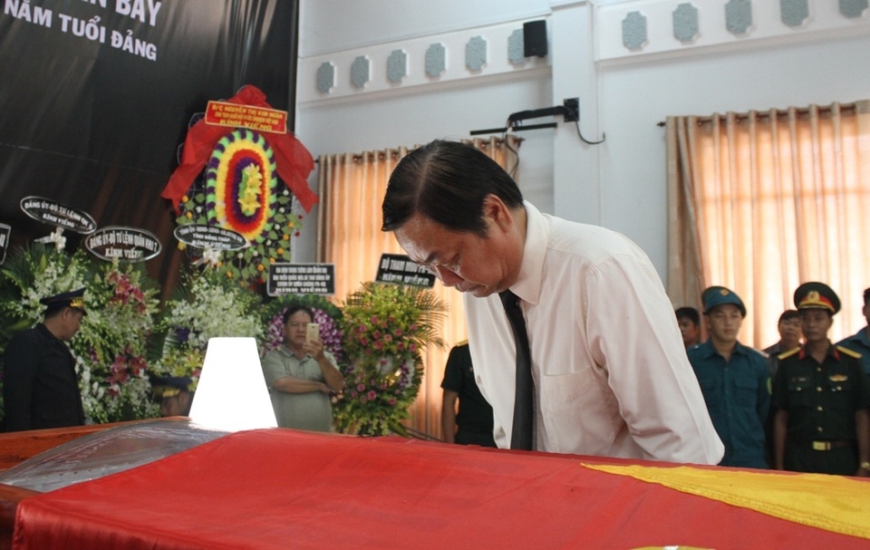 An táng Anh hùng phi công huyền thoại bắn rơi 7 máy bay Mỹ tại quê nhà Lai Vung - 3