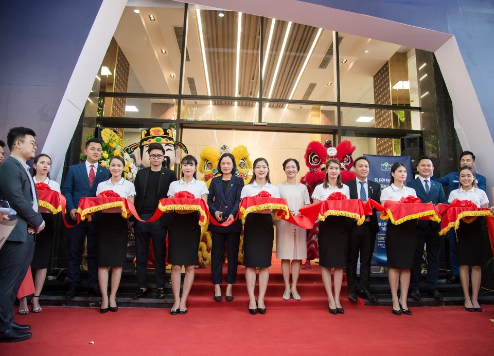 Thương hiệu bất động sản miền Nam thu hút dàn sao đất Bắc - 2 Thương hiệu bất động sản miền Nam thu hút dàn sao đất Bắc - 2