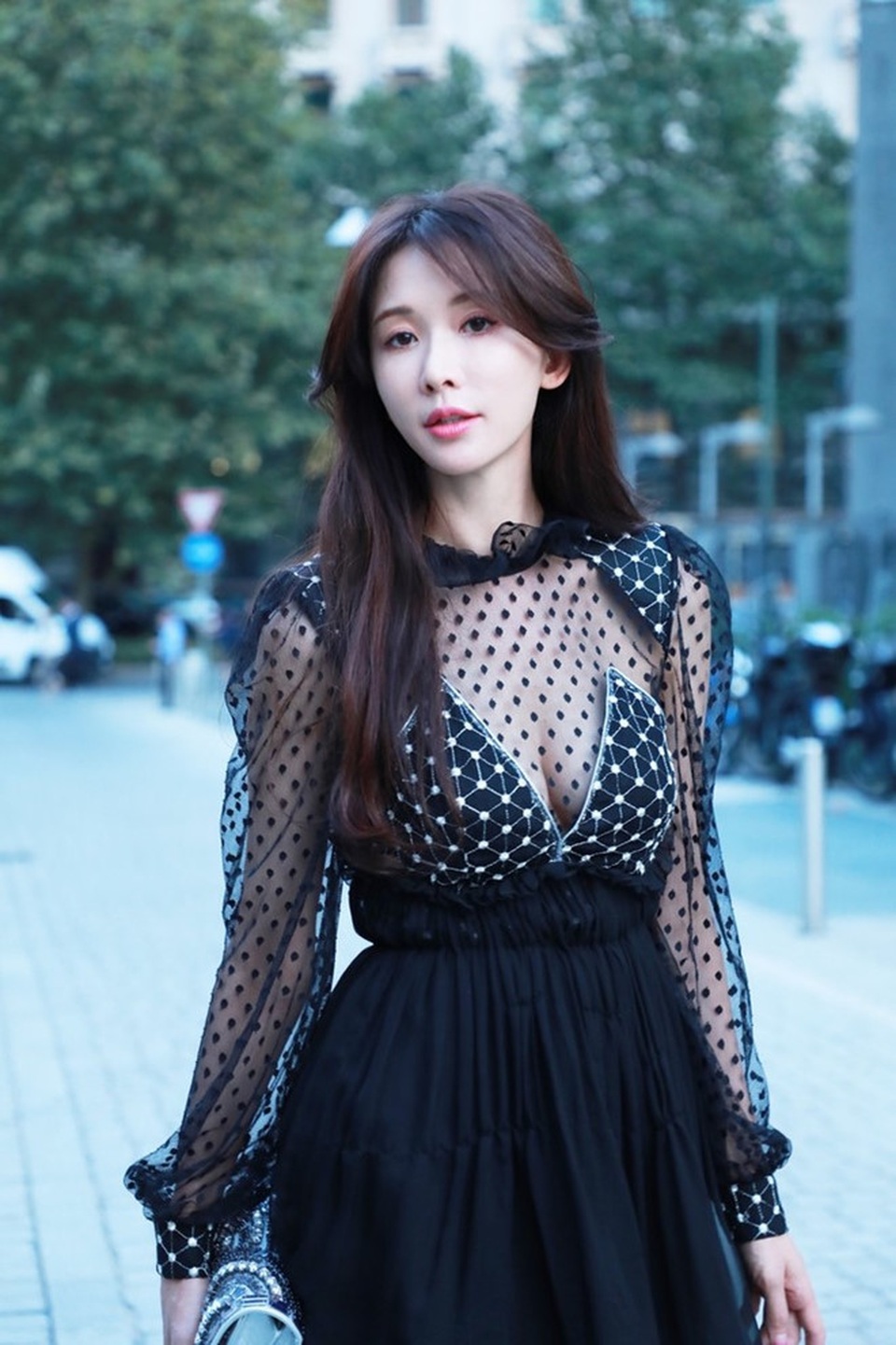 Rộ tin siêu mẫu Lâm Chí Linh đang mang song thai ở tuổi 43 - 2