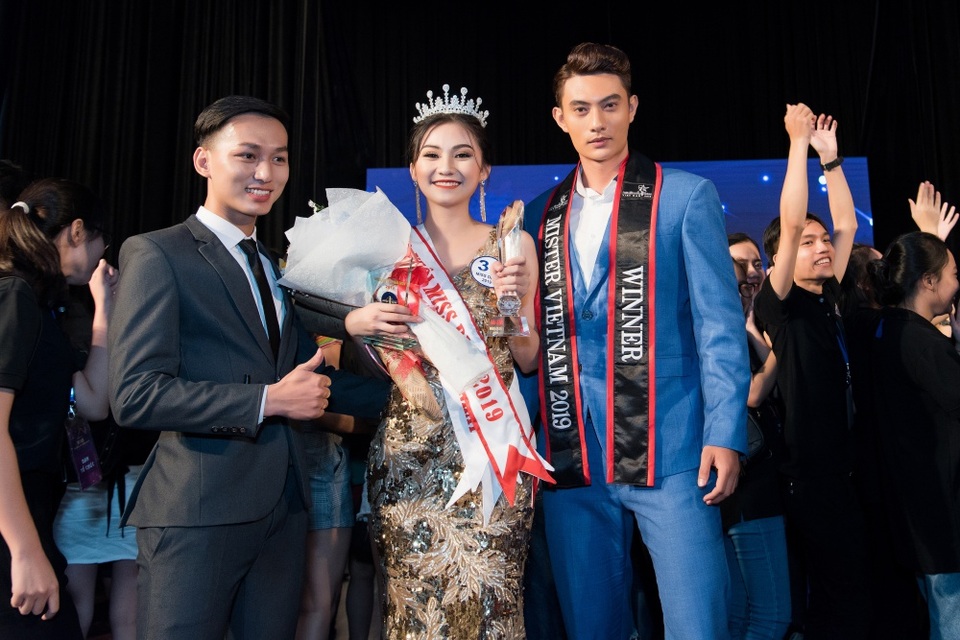 Quán quân Mister Việt Nam 2019 lao đao vì tin nhắn gạ tình - 2 Quán quân Mister Việt Nam 2019 lao đao vì tin nhắn gạ tình - 2