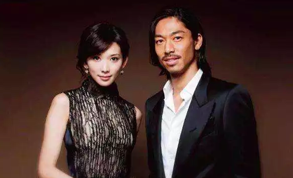 Rộ tin siêu mẫu Lâm Chí Linh đang mang song thai ở tuổi 43 - 1