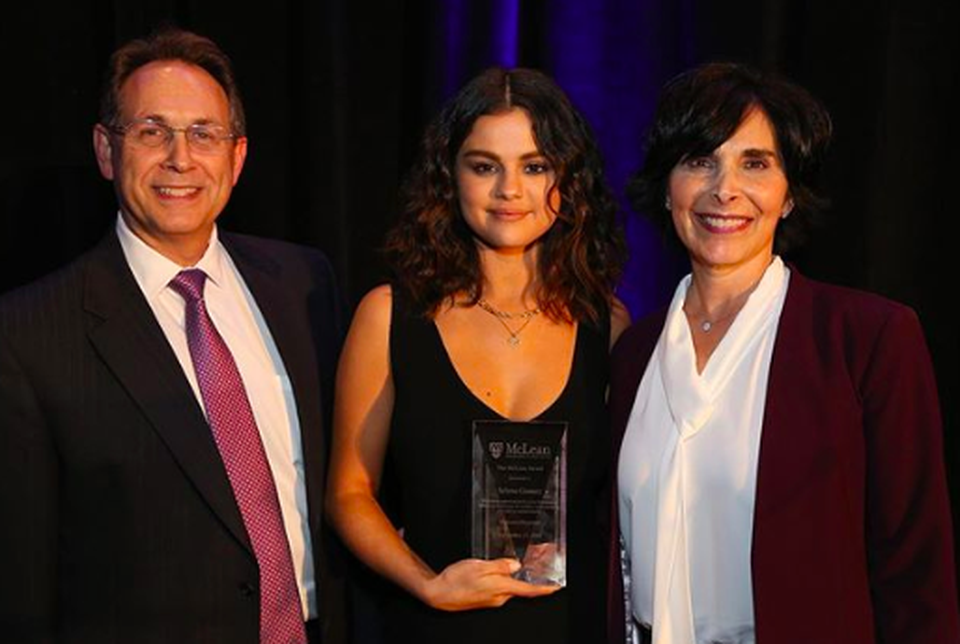 Justin Bieber thông báo về đám cưới, Selena Gomez khẳng định hạnh phúc - 2 Justin Bieber thông báo về đám cưới, Selena Gomez khẳng định hạnh phúc - 2