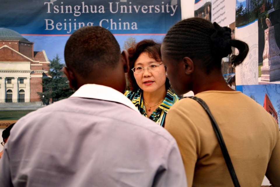 Trung Quốc dùng chiến lược học bổng khuếch trương “sức mạnh mềm” tại châu Phi - 1 Trung Quốc dùng chiến lược học bổng khuếch trương “sức mạnh mềm” tại châu Phi - 1