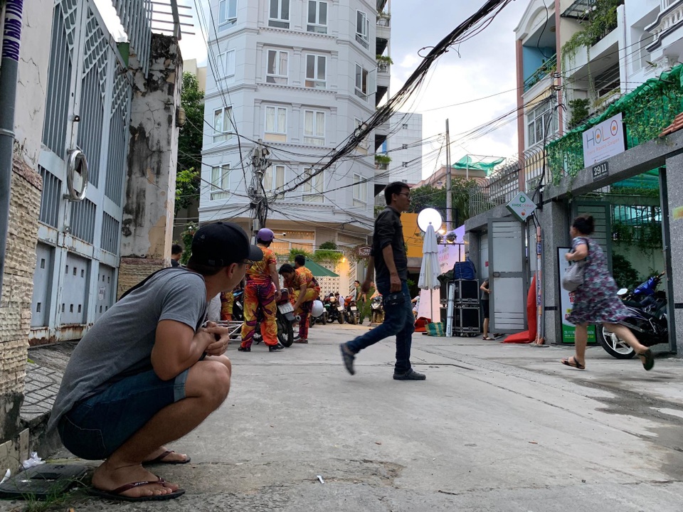 Vụ phó chánh án quận 4 bị tố “bắt cóc trẻ em”: Khám xét ngôi nhà liên quan - 1 Vụ phó chánh án quận 4 bị tố “bắt cóc trẻ em”: Khám xét ngôi nhà liên quan - 1