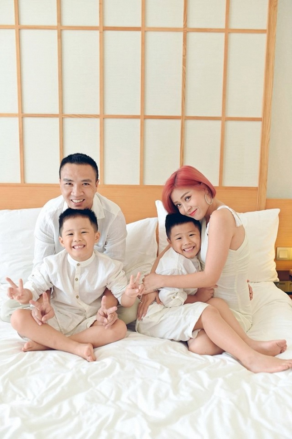 Chuyện tình của hai anh em thiếu gia Louis Nguyễn - Phillip Nguyễn cùng gây chú ý - 12 Chuyện tình của hai anh em thiếu gia Louis Nguyễn - Phillip Nguyễn cùng gây chú ý - 12