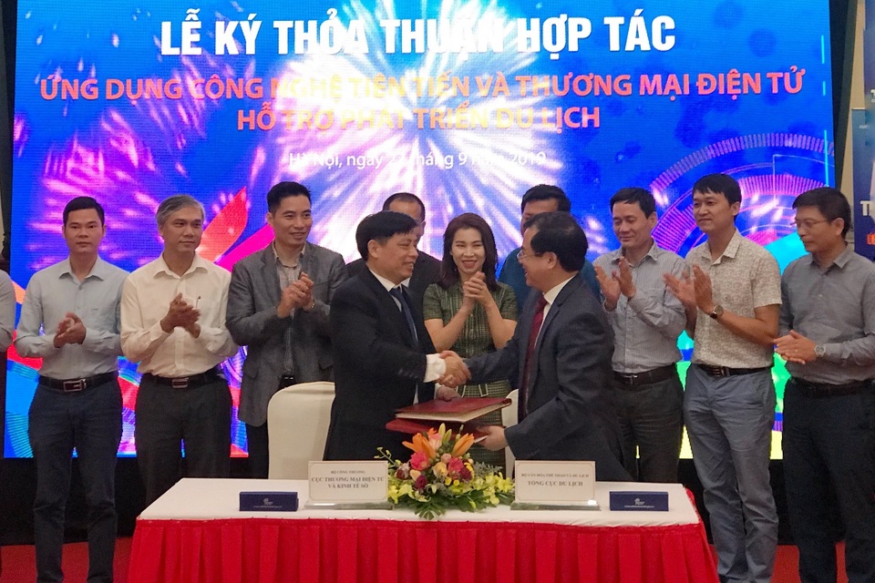 Ứng dụng công nghệ tiên tiến và thương mại điện tử trong phát triển Du lịch - 2