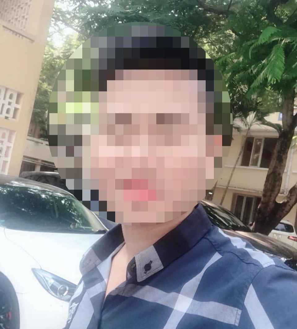 Hà Nội: Nghi án nam tài xế Grab 18 tuổi bị sát hại ở bãi đất hoang - 1 Hà Nội: Nghi án nam tài xế Grab 18 tuổi bị sát hại ở bãi đất hoang - 1