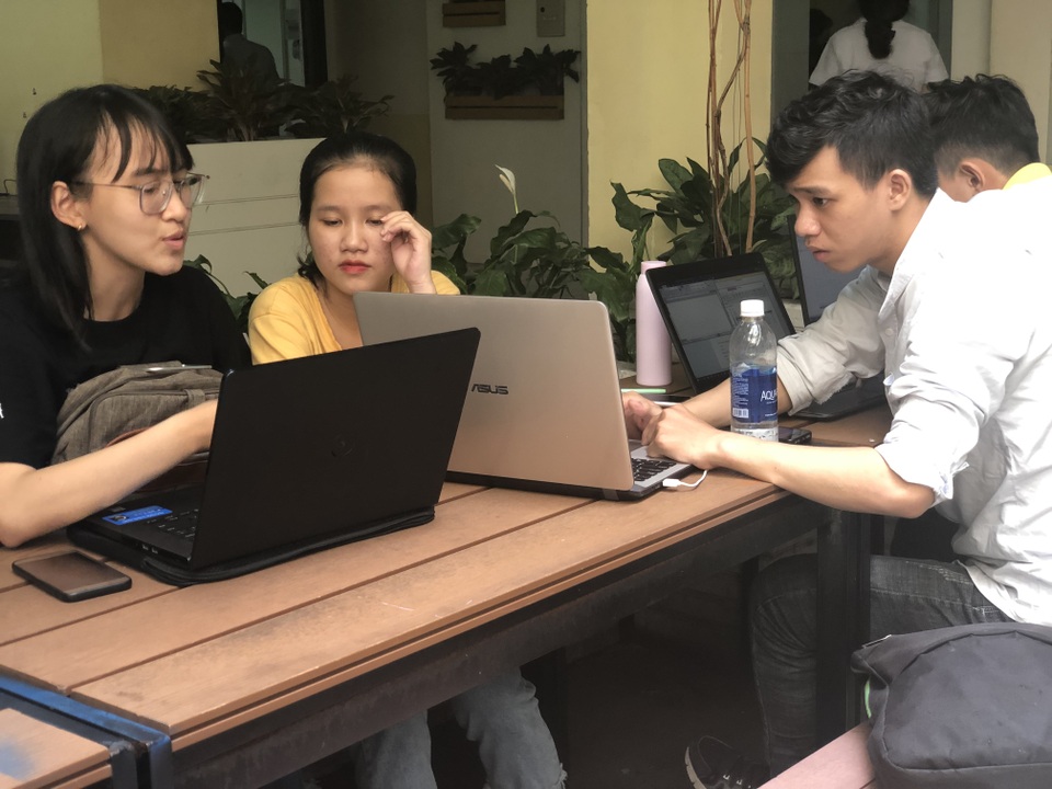 Hàng trăm sinh viên phải đóng bù học phí vì sai sót của trường - 2 Hàng trăm sinh viên phải đóng bù học phí vì sai sót của trường - 2