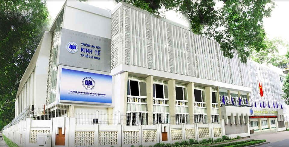 Tố cáo giảng viên “gạ tình” nam sinh, Trưởng bộ môn xin nghỉ việc - 1 Tố cáo giảng viên “gạ tình” nam sinh, Trưởng bộ môn xin nghỉ việc - 1