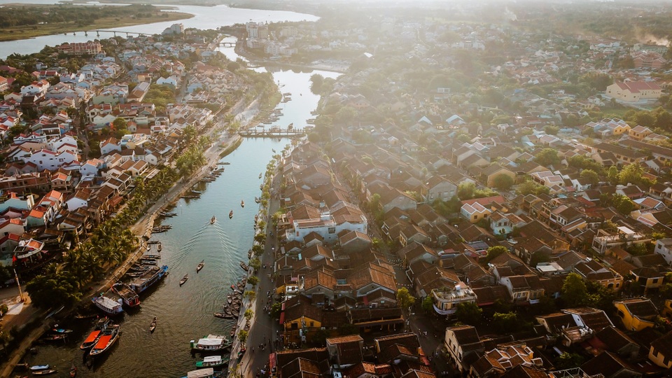 Dạo phố cổ Hội An trong nắng Thu vàng