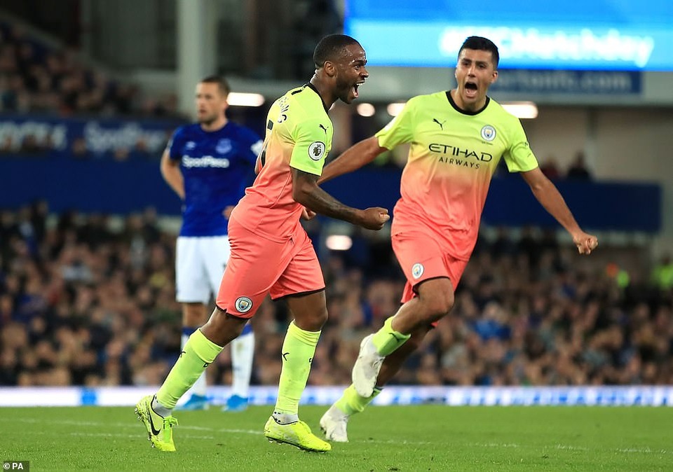 Vượt ải Goodison Park, Man City tiếp tục bám đuổi Liverpool - 1