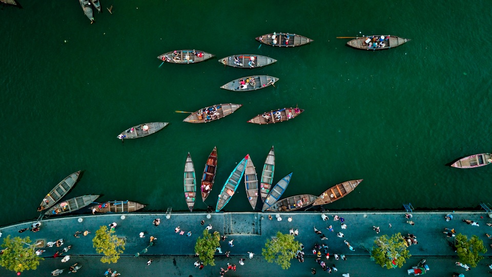 Dạo phố cổ Hội An trong nắng Thu vàng