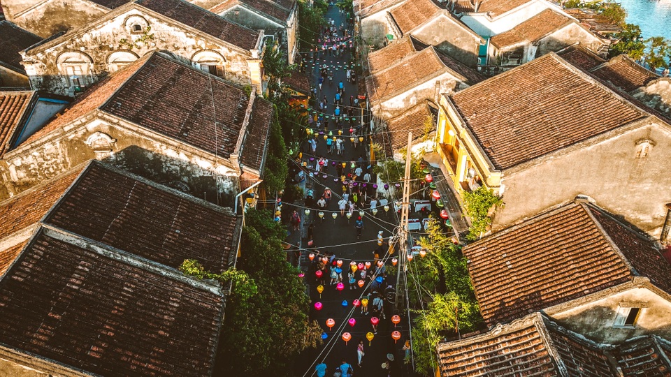 Dạo phố cổ Hội An trong nắng Thu vàng