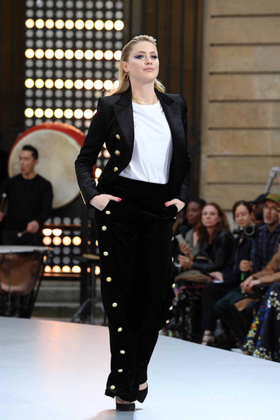 Doutzen Kroes đọ dáng vợ cũ Johnny Depp - 9