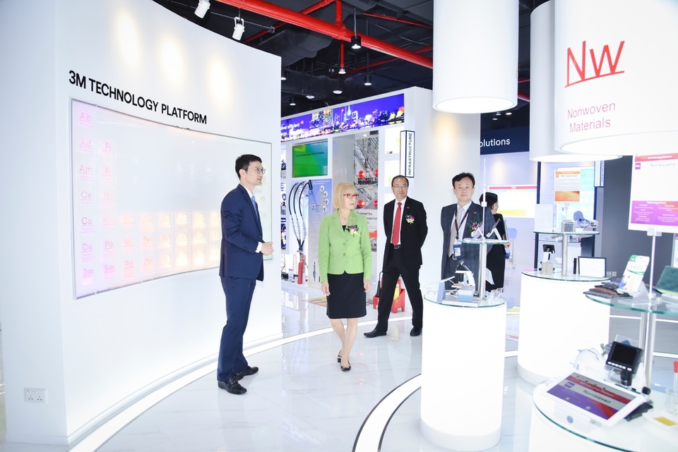 Người khổng lồ trăm tuổi với năng lượng sáng tạo không ngừng - 1