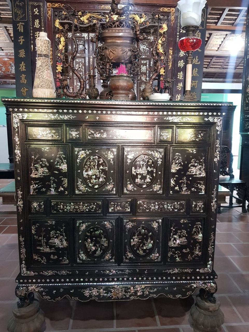 Độc đáo chiếc giường cổ có giá bạc tỷ ở Đồng Tháp - 10