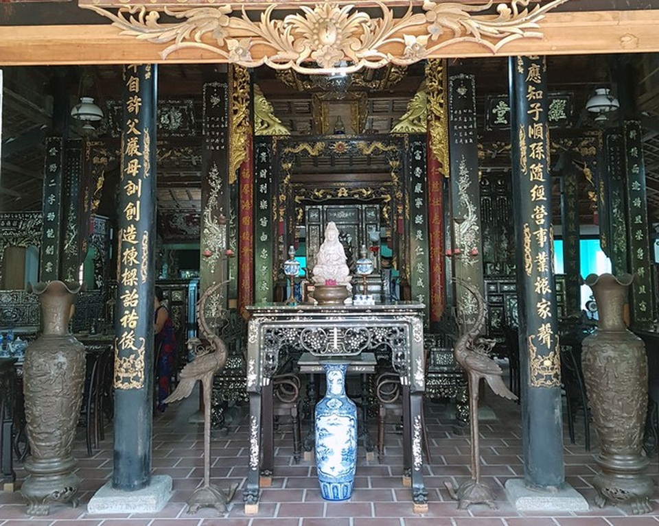 Độc đáo chiếc giường cổ có giá bạc tỷ ở Đồng Tháp - 13