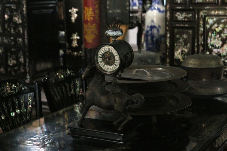 Độc đáo chiếc giường cổ có giá bạc tỷ ở Đồng Tháp - 16