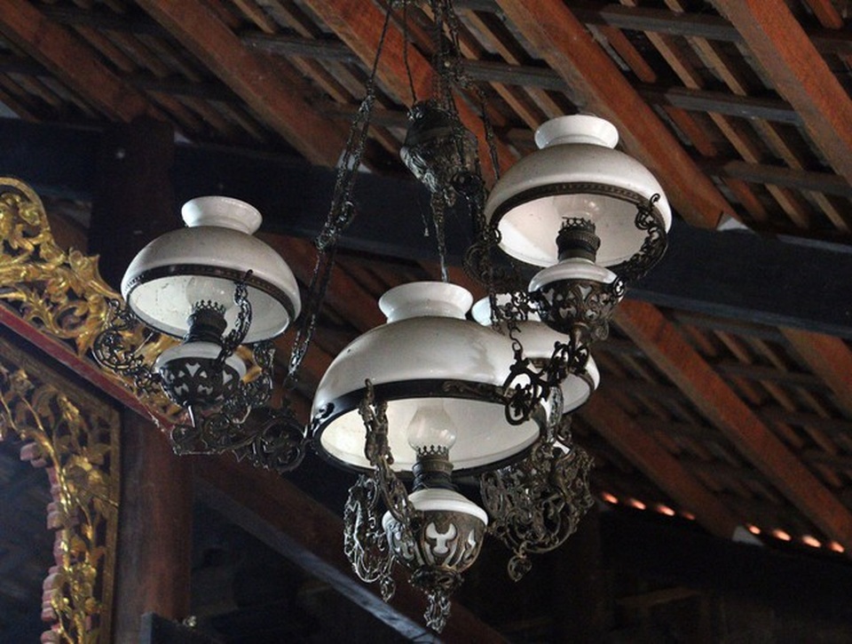 Độc đáo chiếc giường cổ có giá bạc tỷ ở Đồng Tháp - 19