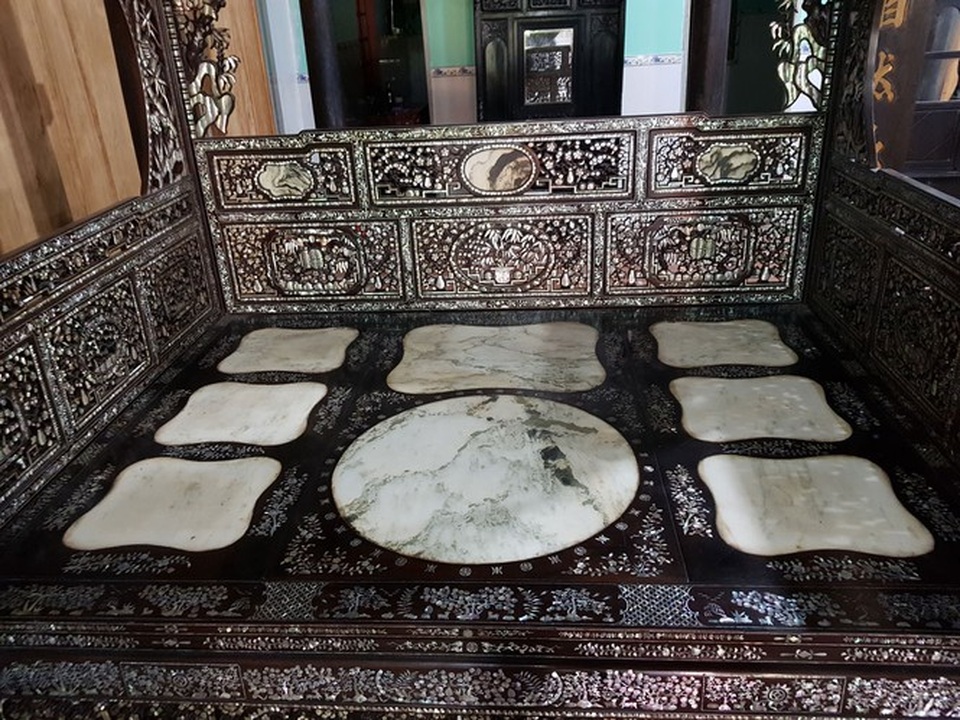 Độc đáo chiếc giường cổ có giá bạc tỷ ở Đồng Tháp - 2