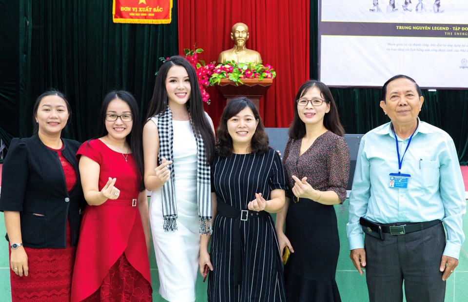 Hoa khôi Huỳnh Thúy Vi: “Đừng để cảm giác thất bại làm mờ đi ước mơ của bạn” - 10 Hoa khôi Huỳnh Thúy Vi: “Đừng để cảm giác thất bại làm mờ đi ước mơ của bạn” - 10