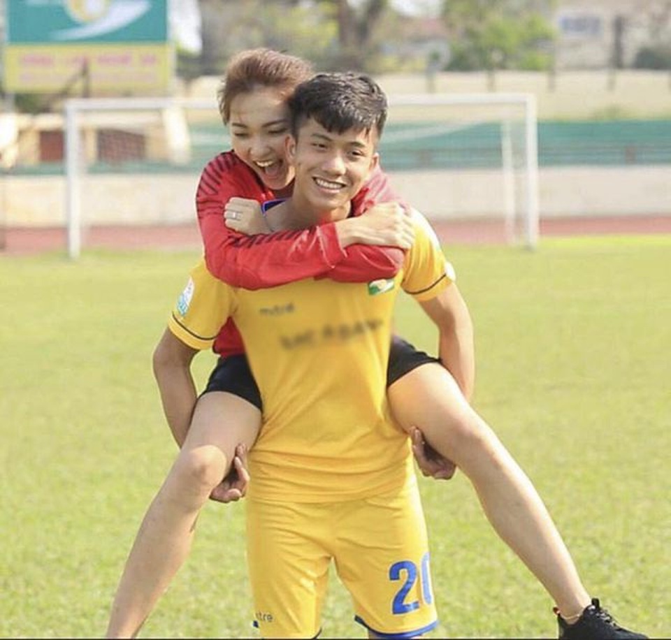 Hai người yêu tin đồn xinh đẹp của cầu thủ sở hữu triệu lượt theo dõi trên facebook - 2 Hai người yêu tin đồn xinh đẹp của cầu thủ sở hữu triệu lượt theo dõi trên facebook - 2