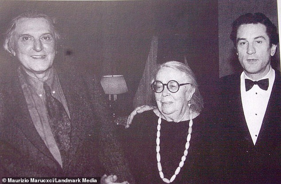 Tài tử “Taxi Driver” không dám đọc những cuốn nhật ký của người cha quá cố - 3 Tài tử “Taxi Driver” không dám đọc những cuốn nhật ký của người cha quá cố - 3