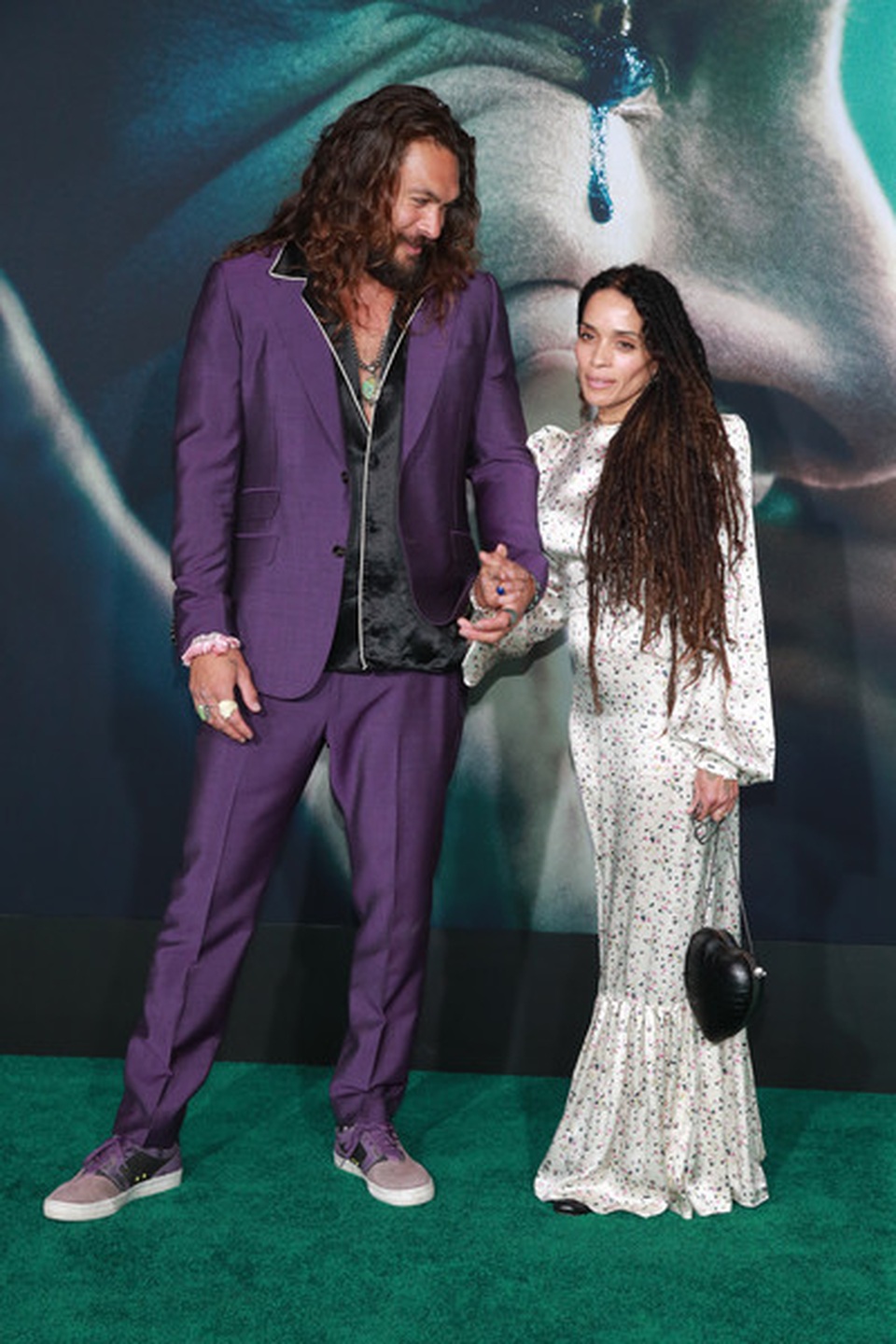 Vua thủy tề Jason Momoa rạng rỡ dự sự kiện cùng vợ hơn 12 tuổi - 4 Vua thủy tề Jason Momoa rạng rỡ dự sự kiện cùng vợ hơn 12 tuổi - 4